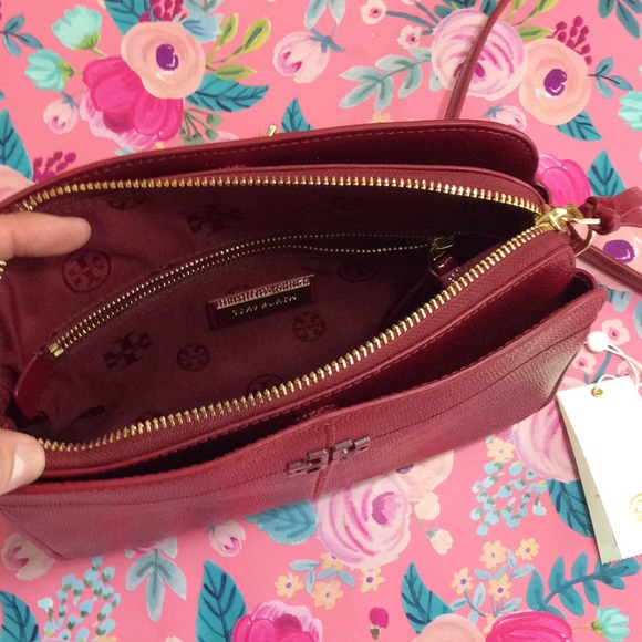 RARE! NEW! Tory Burch pebbled leather crossbody Bag - Picture 3 of 4